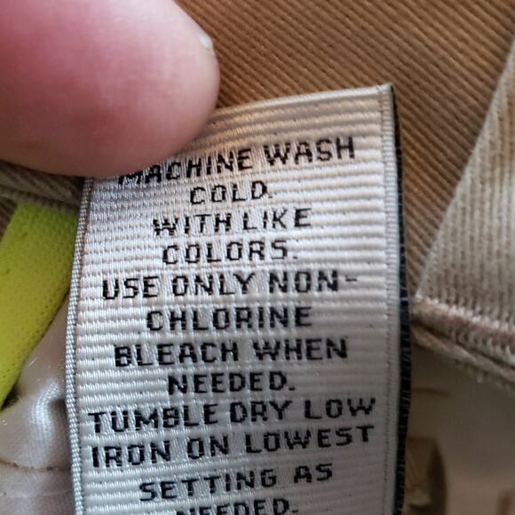 Stylus 6 khaki color mid rise shorts - Picture 6 of 6